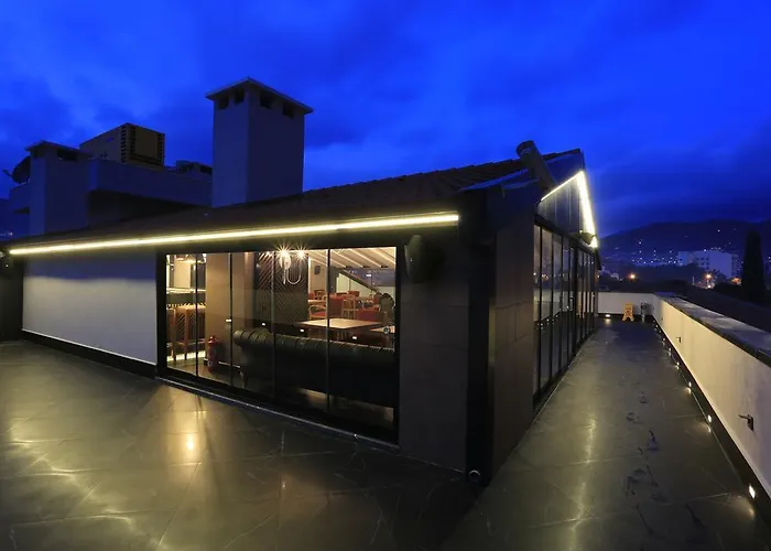 호텔 Hassuites 무글라